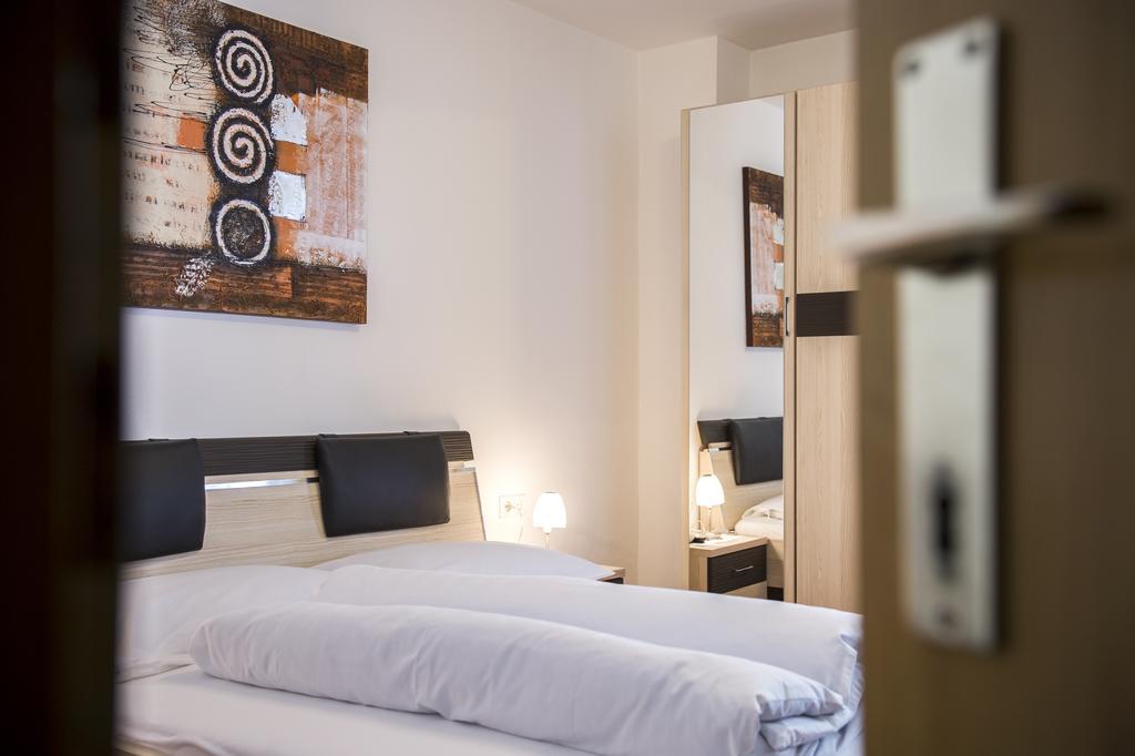 Hotel Sonnenberg Silandro Pokój zdjęcie